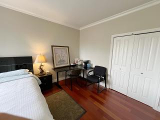 A cozy bedroom with a private washroom close to YVR Richmond - Richmond - 2