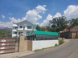 S R Homestay - Chari - 9
