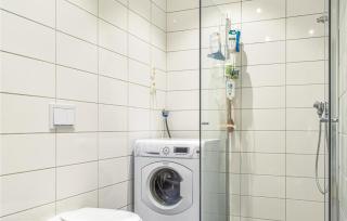 Beautiful Apartment In Årland With Wifi - - 4