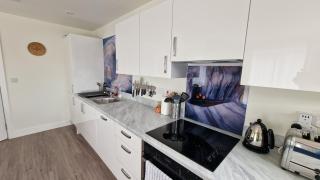 Number 15 Luxurious Two Bedroom Apartment - 6