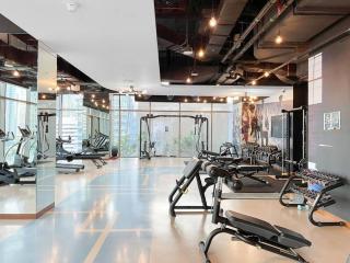 Marina View 1BR Chic Stay in Dubai Vibrant Walk Near Dining & Attractions - 5