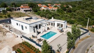 Villa Thora - - 5