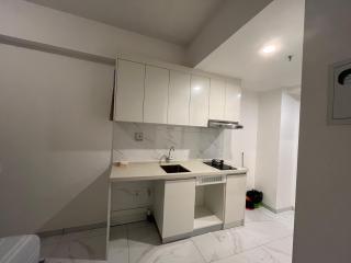 skyhouse apartemen - - 1