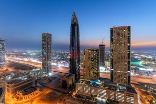 Downtown 2BR Skyline Views & Prime Dubai Stay Near Burj Khalifa, Mall - Dubai - 1