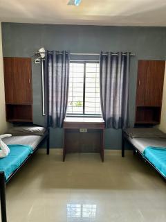 Backpacker Hostel - Pune - 1