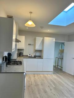 Folkestone Habour Luxury 1 Bed Apartment F4 - Kent - 1