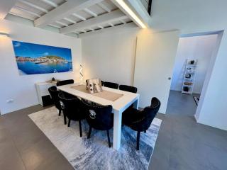 Luxury Seafront Penthouse - Porto Azzurro - 3