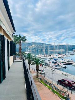 Luxury Seafront Penthouse - Porto Azzurro - 9