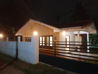 Gloria Cottage Non AC - Negombo - 0
