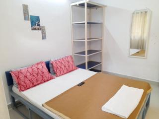 2 BHK resort apat with Pool Near Candolim Beach AC WIFI - Goa - 9