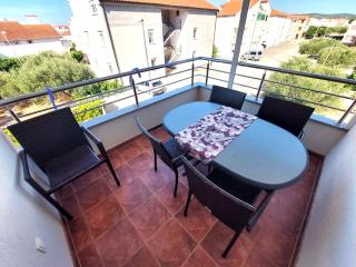 Apartment with 2 bedrooms and terrace in Vodice - Vodice - 2