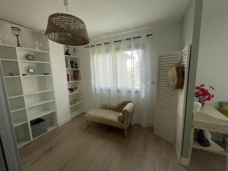 Jolie Villa en bois au calme - 9