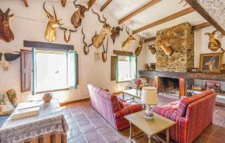 Nice Home In Higuera De La Sierra - 8