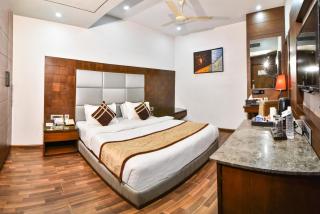 Hotel Sawera Grand Near Golden Temple - 0