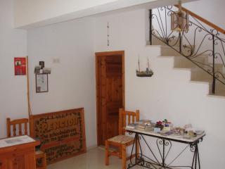 The Schoolmistress With The Golden Eyes, studios & rooms - Mythimna - 7