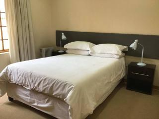 Fully Furnished Pentagon Park - Bloemfontein - 6