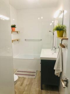 Céntrico piso con 2 camas de matrimonio - Málaga - 7