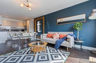 Elegant 3 Bed Apartment Near Many Attractions - Londra - 0