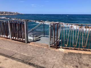 Tolomei House Holidays Sea View - 7