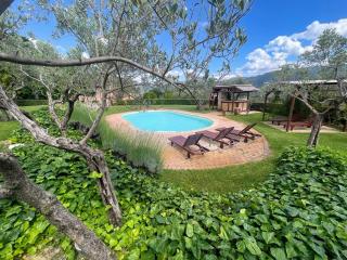 Spoleto Tranquilita sleeps 20 with Wifi Pool Yoga Studio Gardens and Views - 9