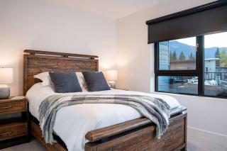 Base Camp Revy! - Revelstoke - 4