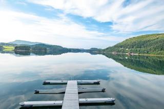 Nybygd hytte ved sjøen - Øygarden - 6