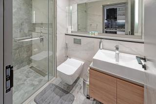 Modern Studio High Floor Skyline View - 3