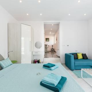 Apartment Mirella 1 "Your sunny sea-view escape with two terraces in the heart of Rabac" - Rabac - 2