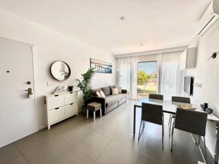 NEW LUXURY SEAVIEW ROOF Apartments - 1