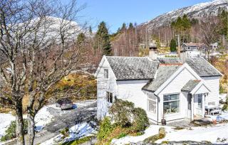 Cozy Home In Bruvik With Wifi - 1
