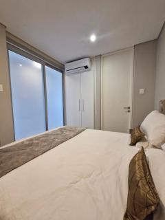 Accommodation Front - Ocean View 2 Sleeper - Durban - 5