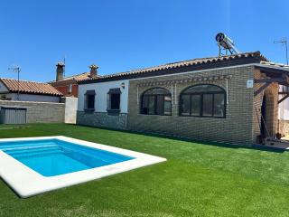 Villa en Playa La Barrosa - Piscina, Jardín y Todas las Comodidades - Chiclana de la Frontera - 0