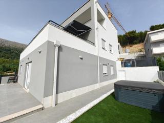 Villa Diva DI with private pool and jacuzzi - 4