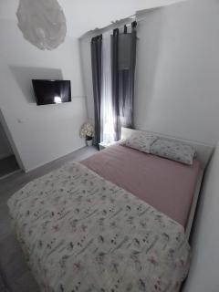 Kuća za odmor Tonka -house for vacation - Kaprije - 1