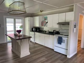 Blue cottage in Port Franks - Lambton Shores - 5