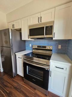 Newly-Renovated, Designer Apt Close to the Beach - Fort Lauderdale - 5