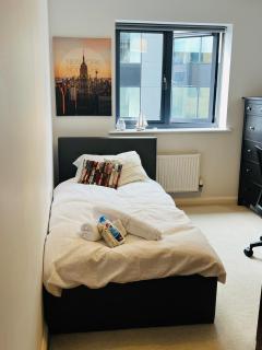 Charming 2 Bed and 2 Bath Flat in Watford - Watford - 9