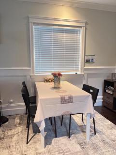 Near Skytrain and QUIET Private Bedroom Ensuite BathRM, Free Wifi & Coffee, Cozy - 2