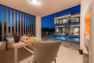 Modern 4BR Private Villa - Pool, Jacuzzi, Gaming Room - Bibinje - 8
