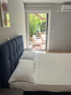 Vouliagmeni 2bed garden flat - Athens - 2