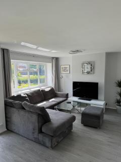 Oxford, 2 Bedroom Private Flat with Parking - Oxford - 0