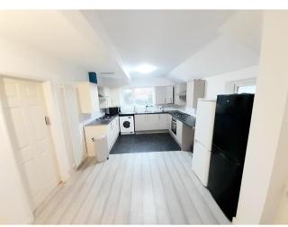 Double ensuite room 2 - Leicester - 9