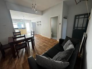 Double-Bedroom C2 Manchester Close To Bolton Centre - 5