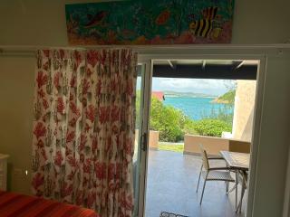 Ocean breeze & views - studio - Five Islands Village - 7