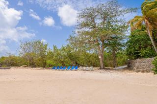 Ocean breeze & views - studio - Five Islands Village - 4