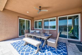 Joshua Tree Getaway with Pool, Spa, BBQ and Sleeps 12 - Indio - 1