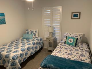 Three Bedroom Jungle Paradise with heated pool with everything you need for the beach - Bradenton - 4