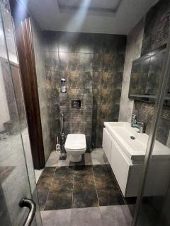 luxury 2 Bedroom Apartment - Lahore - 3