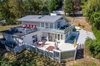 Upscale Modern Home with perfect triad location - High Point - 9