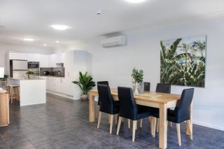 Mollymook Luxury Beachfront Apartment 3 - 1